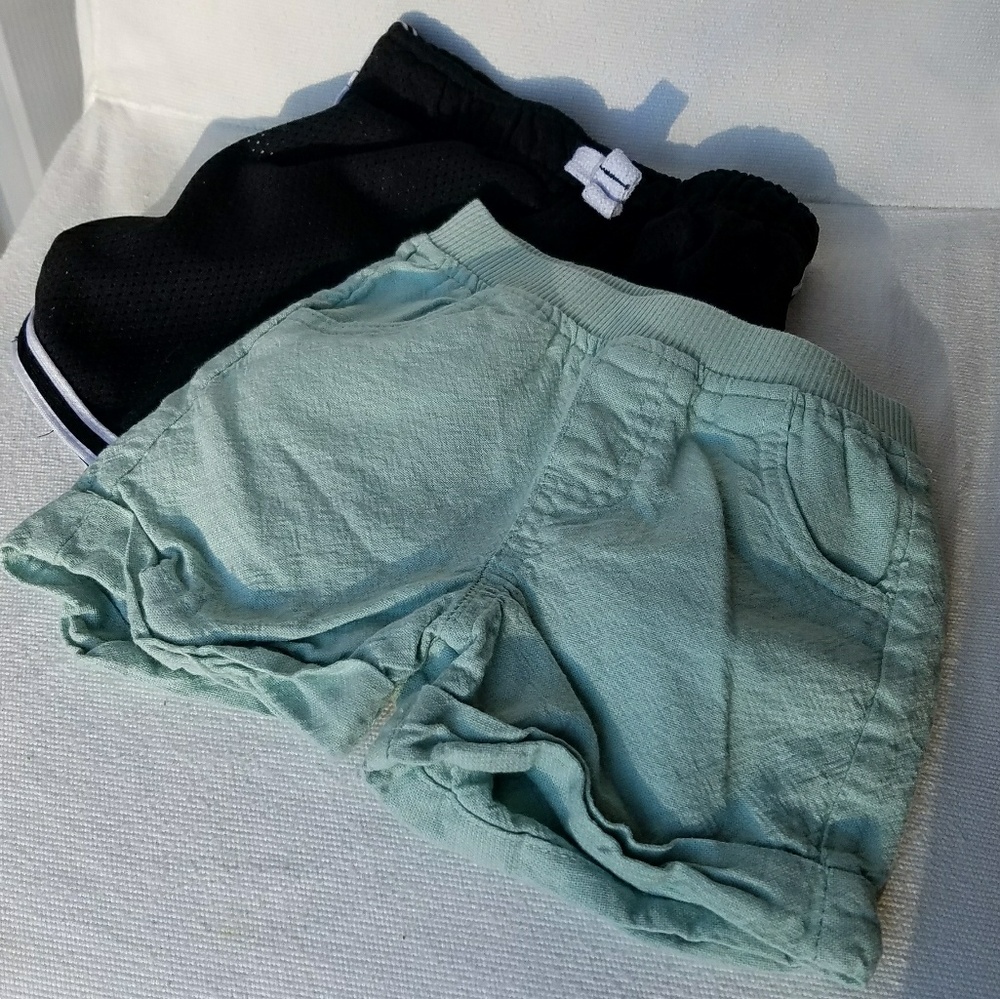 Set of two size 18 mos boys shorts
